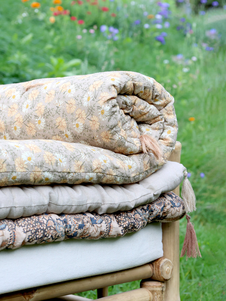 Maitri Quilt w. paisley pattern