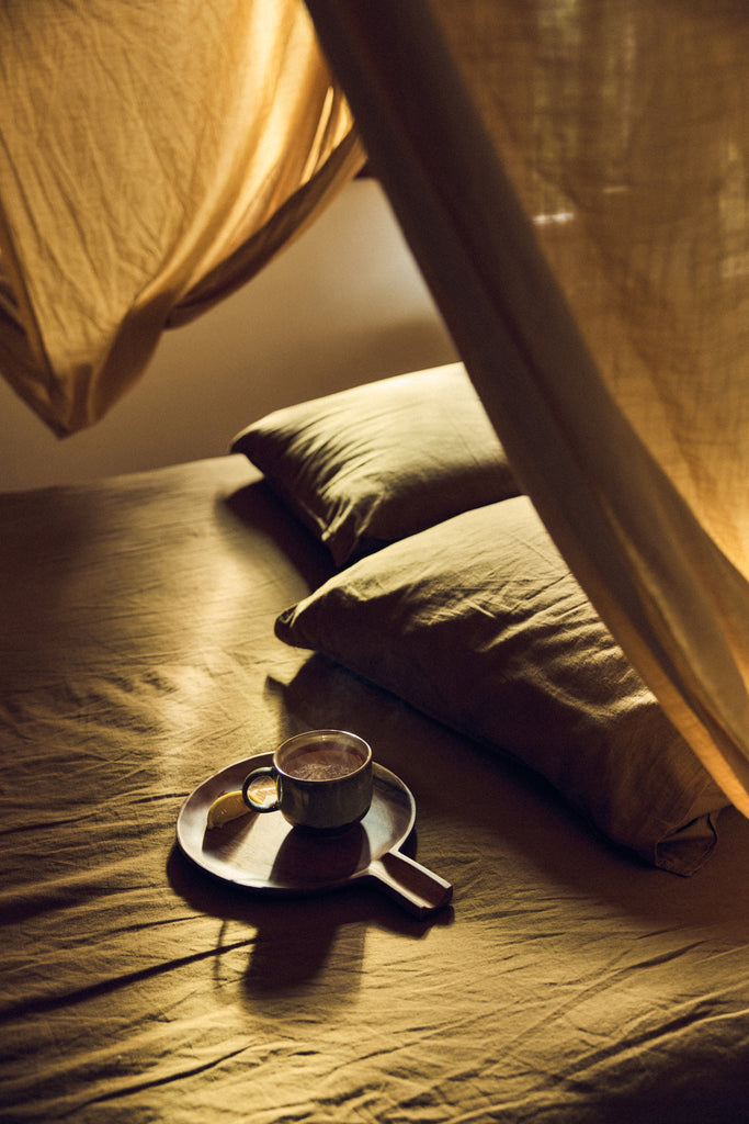 HK Living : 70s ceramics: tea cup, echo