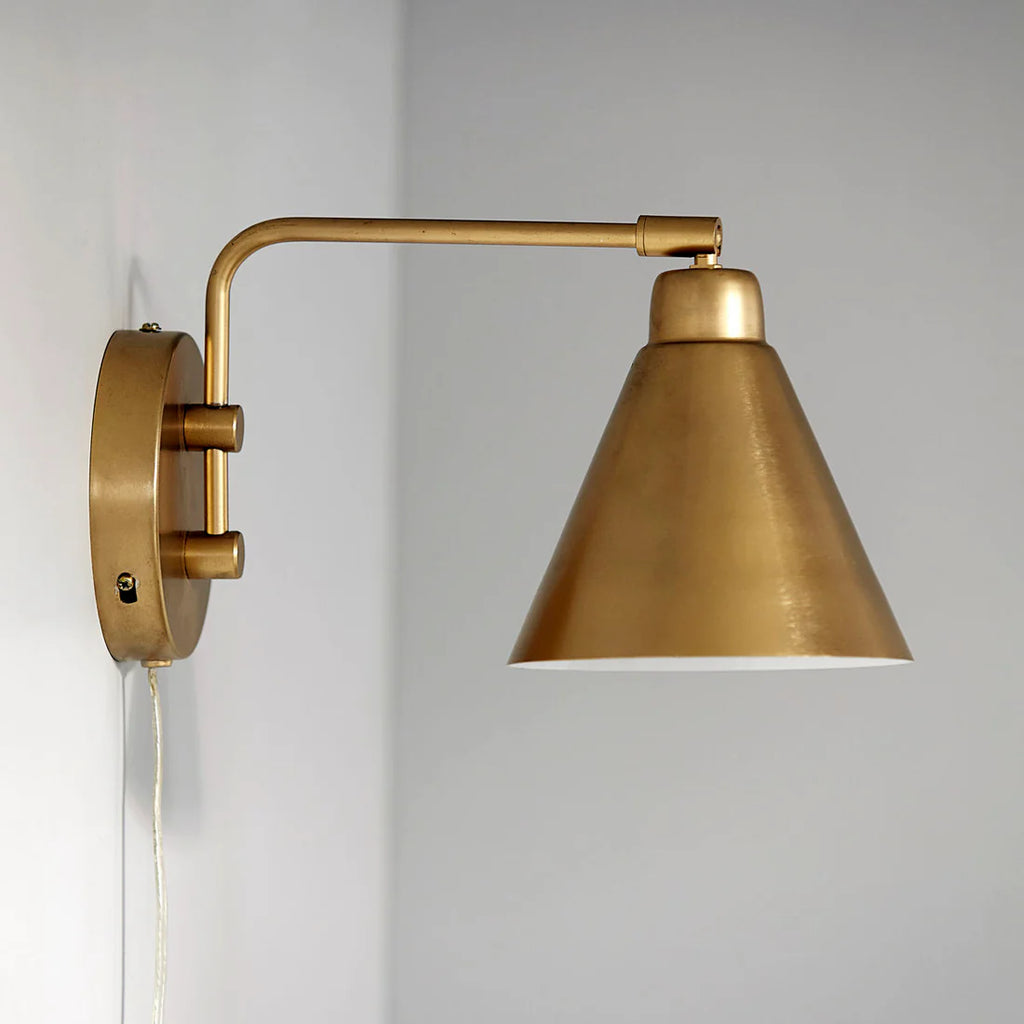 Iron wall lamp Game