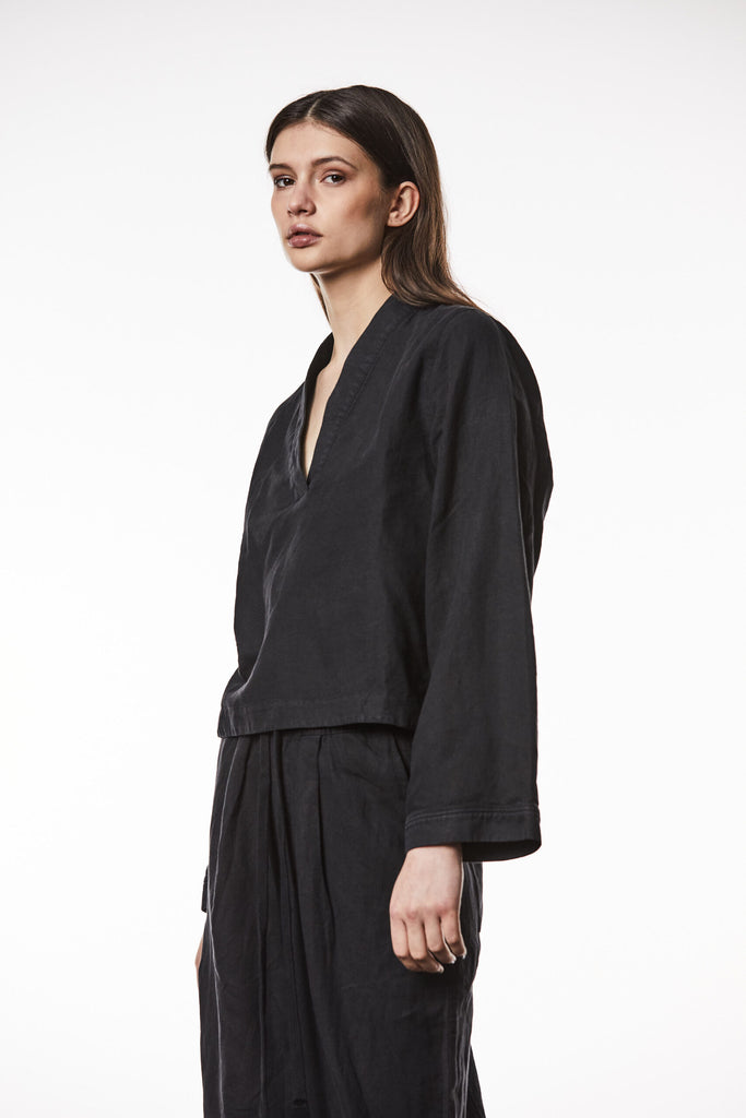 thom/krom  W H 17 Black