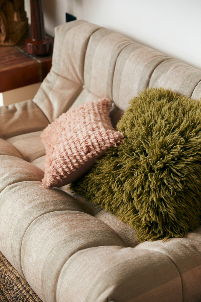 HK Living : Fluffy cushion blush (60x40cm)