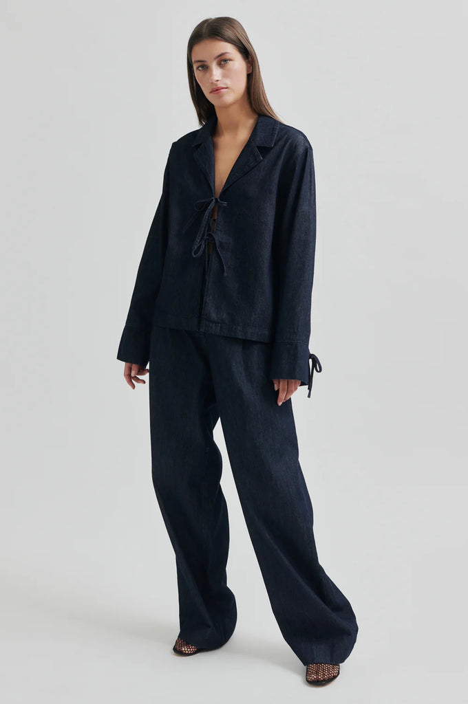 Second Female Alluet Shirt