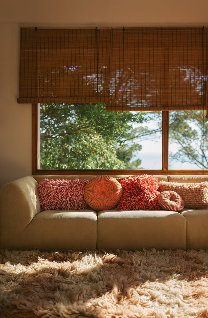 HK Living : Fluffy cushion blush (60x40cm)