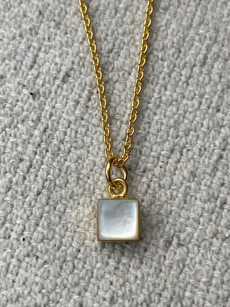Joni Necklace - gold plated silver chain with moonstone pendant