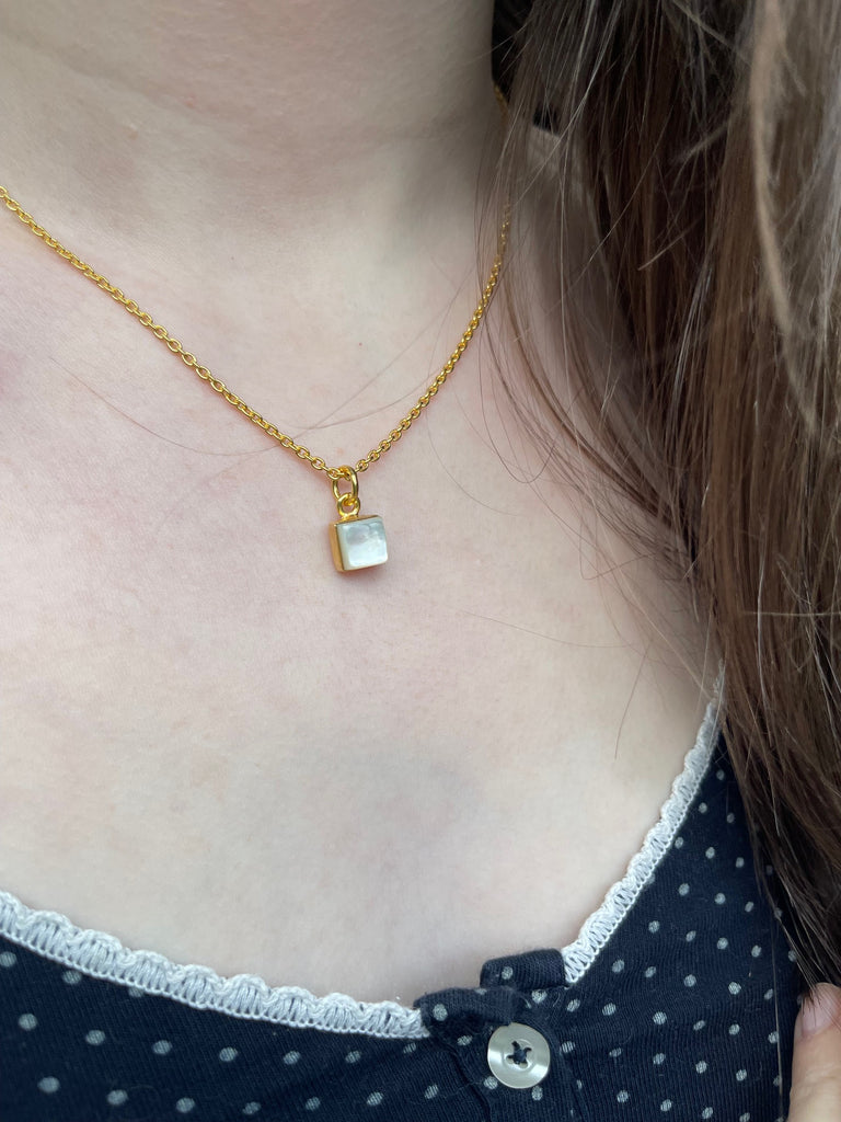 Joni Necklace - gold plated silver chain with moonstone pendant