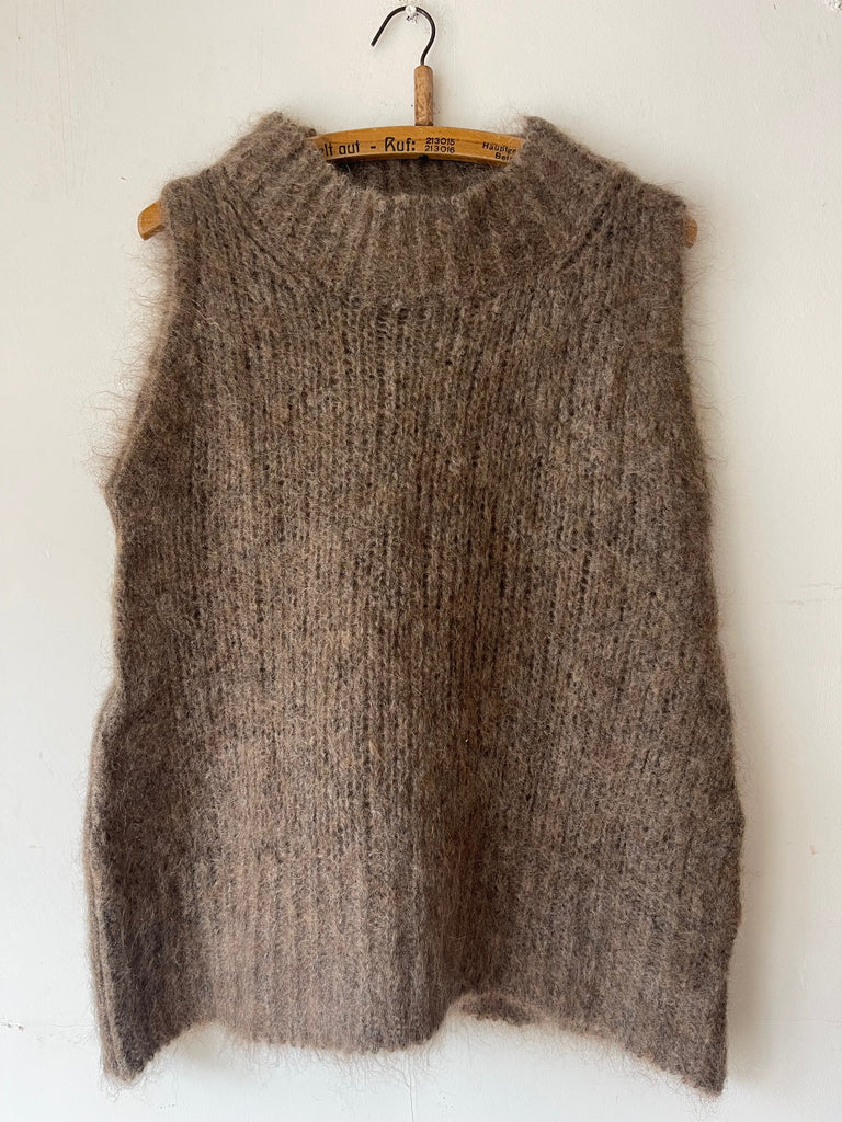 WDTS - Reena Mohair vest -Walnut