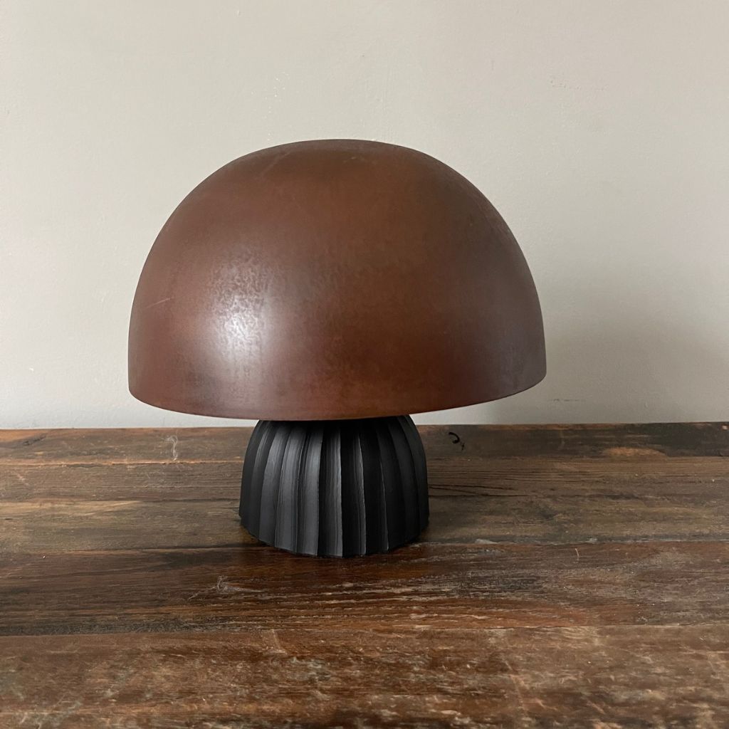 Vega mushroom lamp - Rust finish Iron and antique black