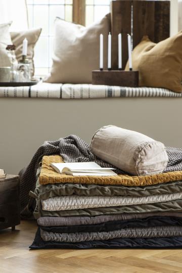 Quilt velvet soil smoke