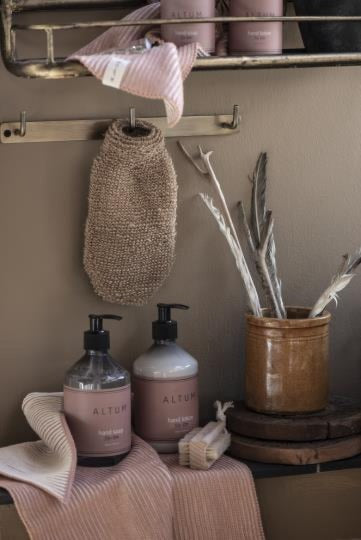 Hook rack w/3 hooks antique brass
