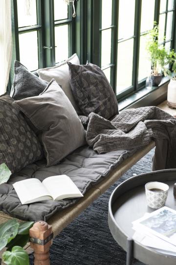 Quilt velvet soil smoke
