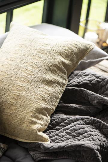 Quilt velvet soil smoke