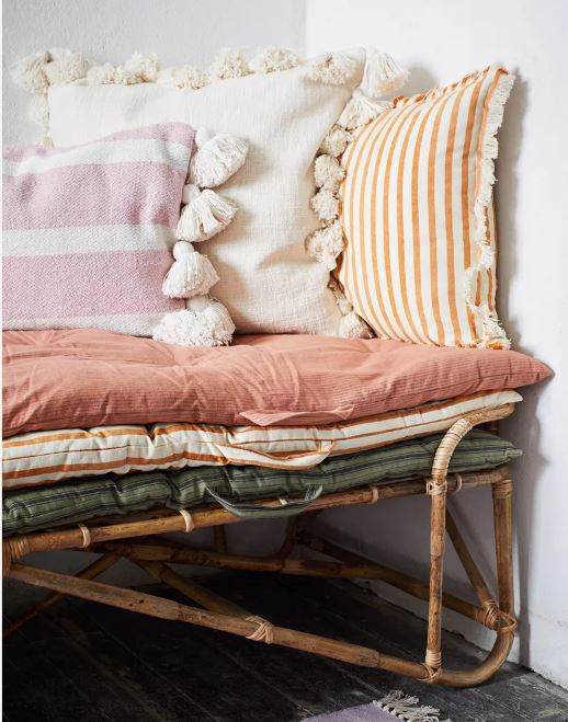 CUSHION cover W/ TASSELS off white