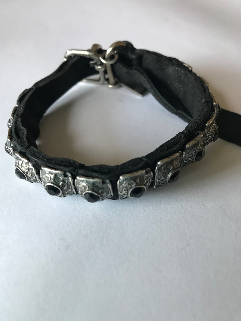 Goti 925 Oxidised Silver and leather bracelet with black stones BR735