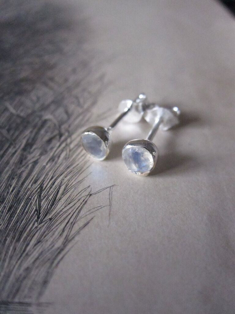 CollardManson 925 silver studs with rainbow moonstone
