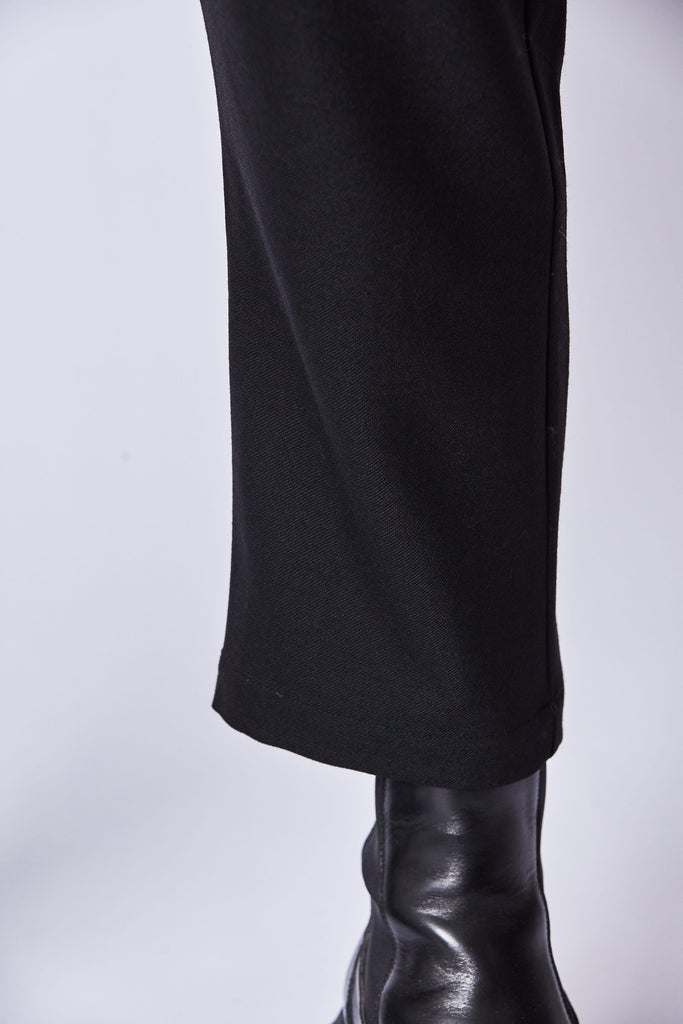 Thom Krom  M P 1 black cropped crotch trousers
