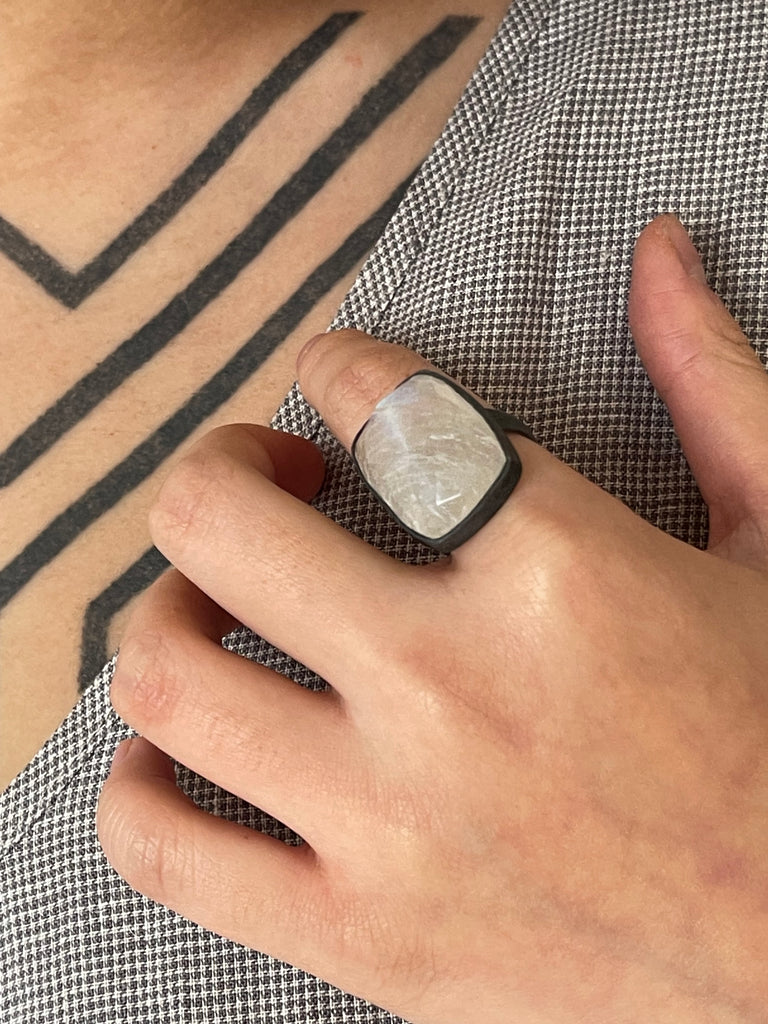 WDTS 925 Silver - oxidised ring - Rainbow Moonstone