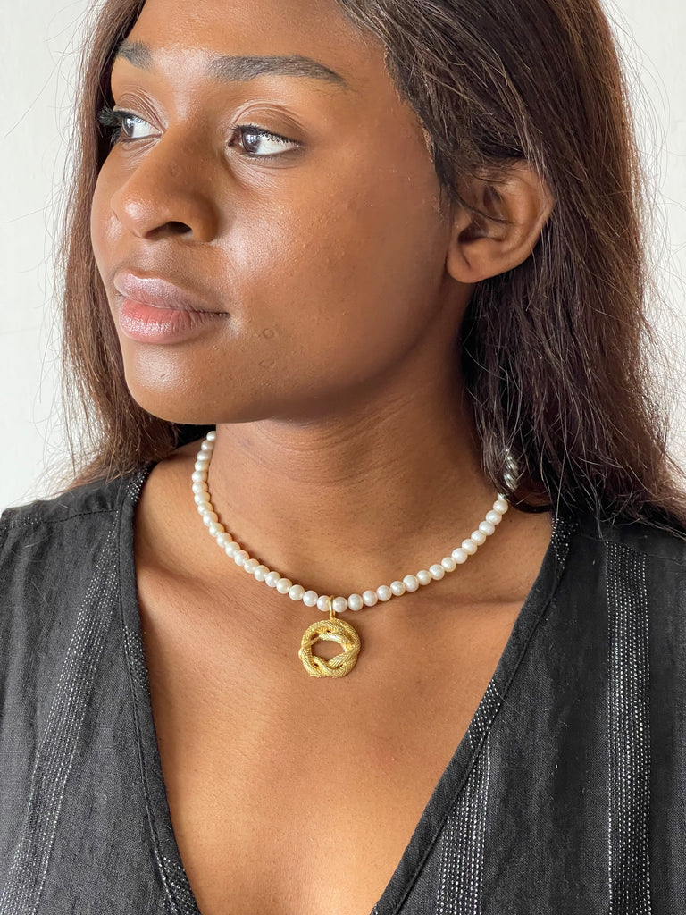 Pearl Necklace W/Snake - Gold Plated