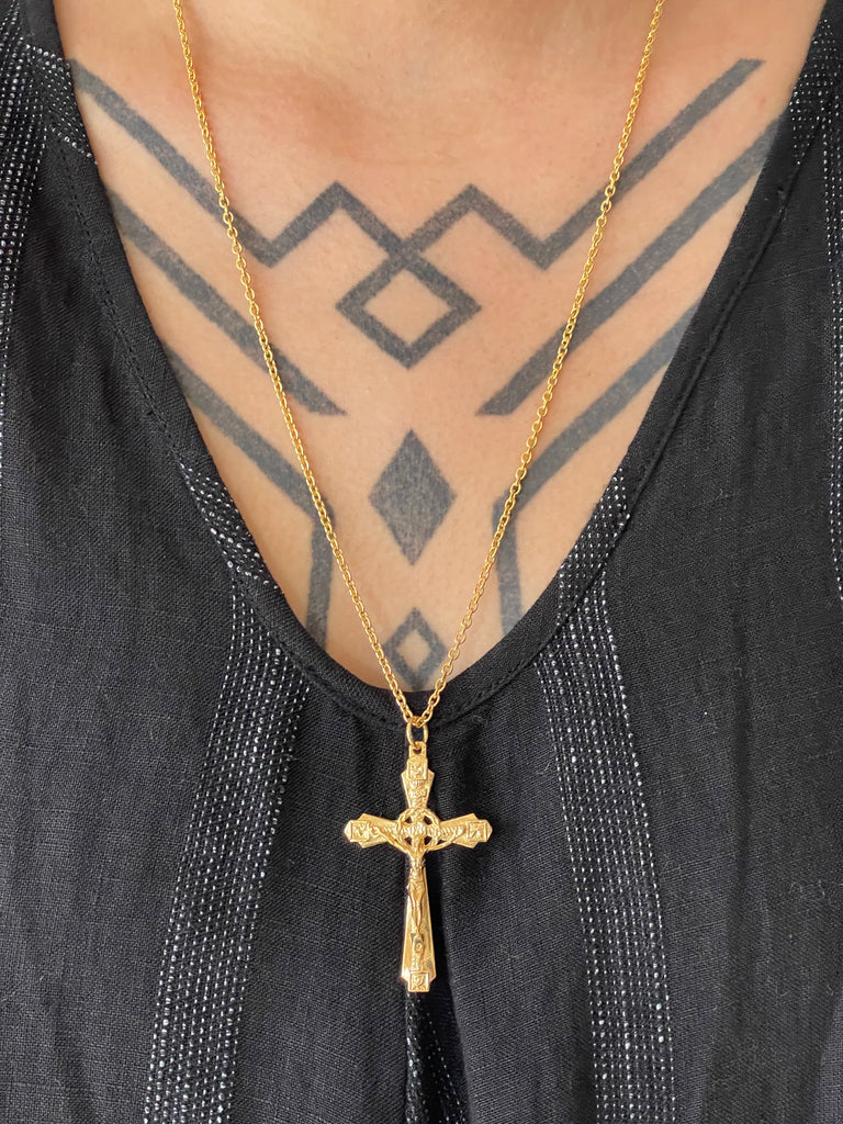 WDTS Gold plated 925 Silver ornate crucifix necklace