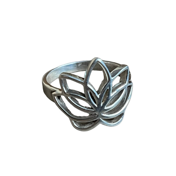 Lotus ring