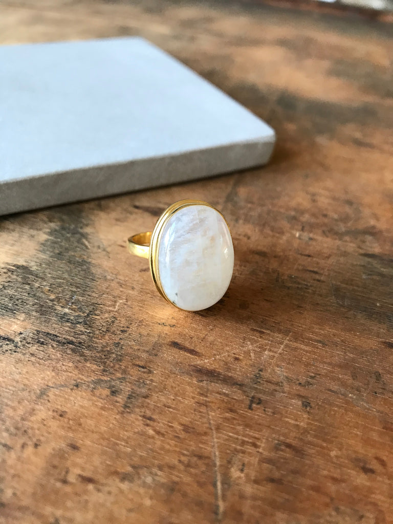 Collard Manson 925 Silver Oval Rainbow Moonstone Oval Ring - Gold plated