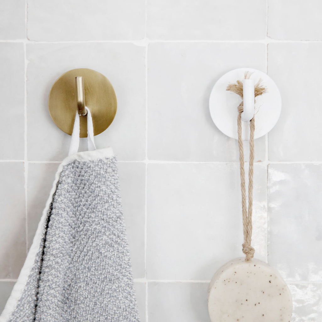Toilet paper holder, Text