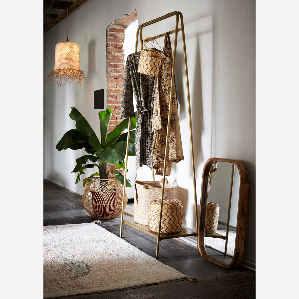 Tufted cotton rug w/ tassels