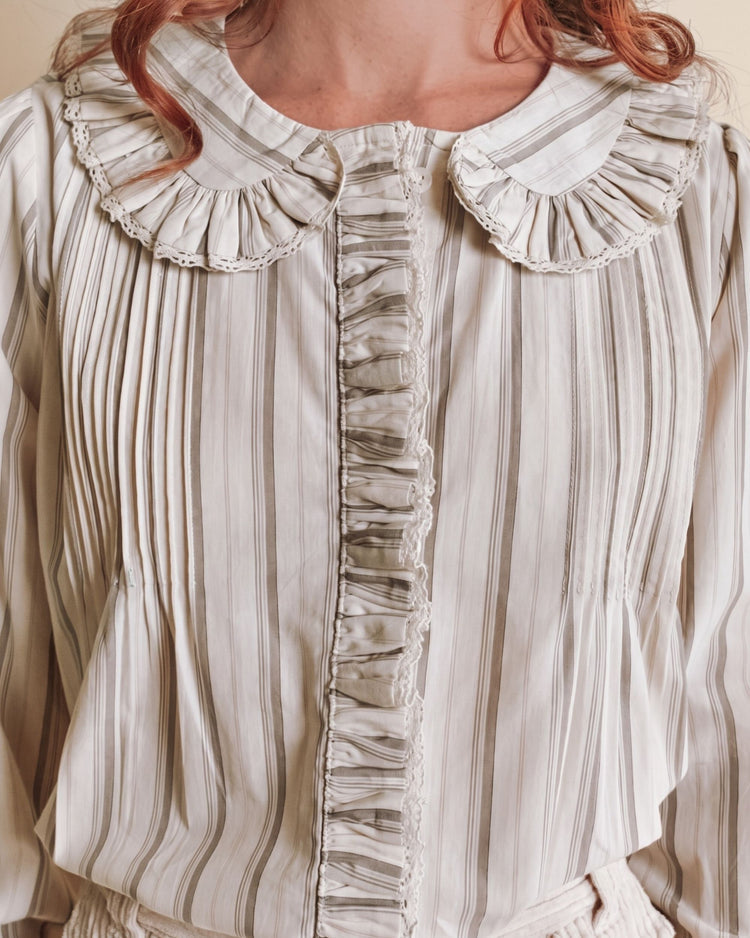 AW26 BLOUSE Pleated beige stripes