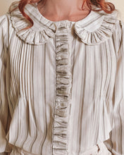 AW26 BLOUSE Pleated beige stripes