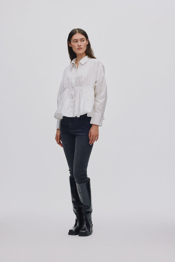 Rabens Saloner Poplin puffed hem shirt Sophie White and Black available