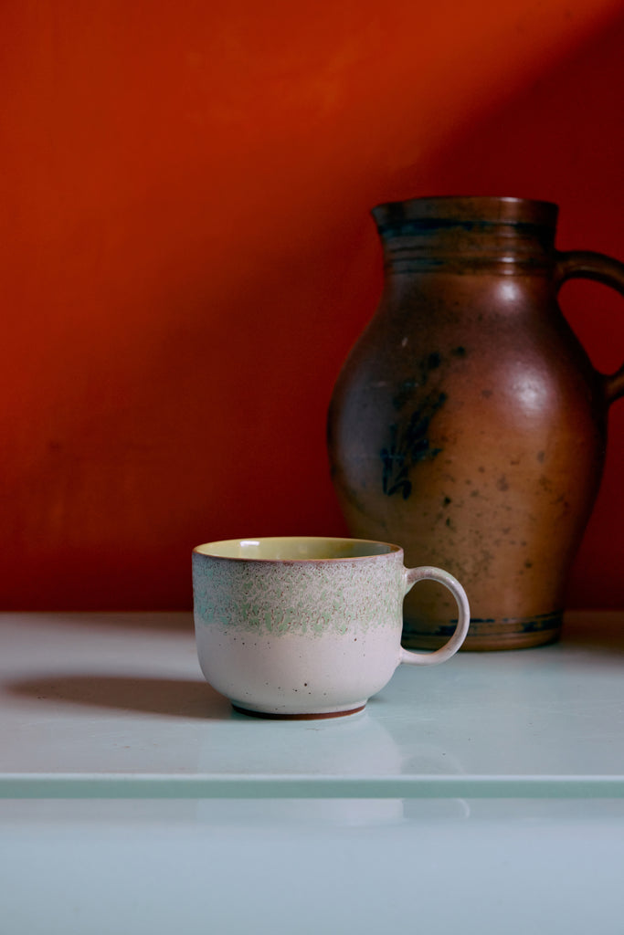 HKLiving : 70s ceramics: tea cup, slush