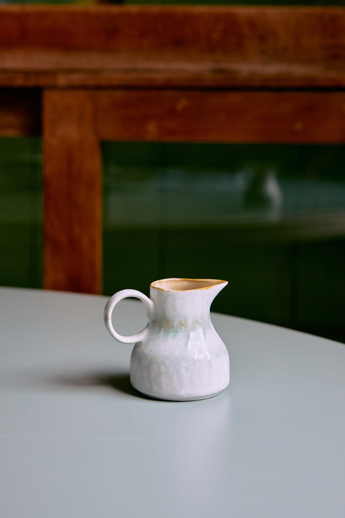HKLiving : 70s ceramics: milk jug petal