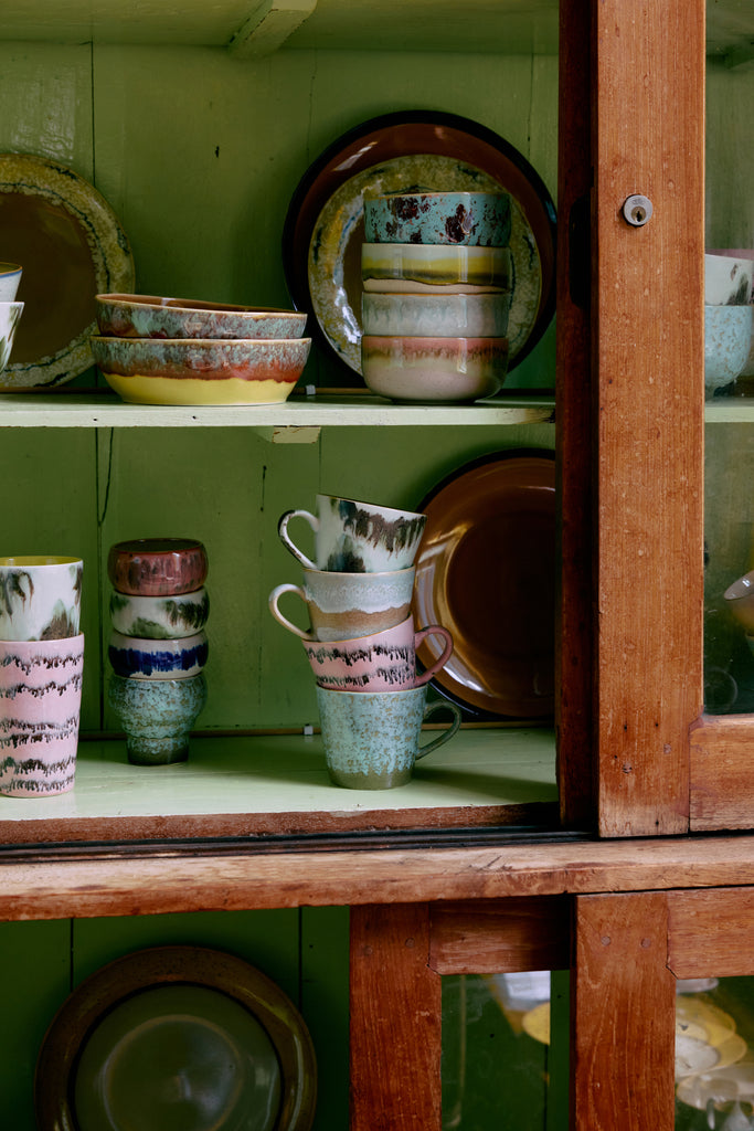 HKLiving : 70s ceramics: cappuccino mugs, dada