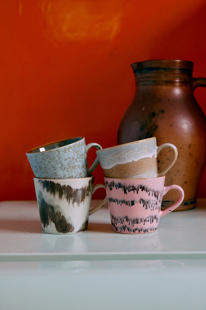 HKLiving : 70s ceramics: cappuccino mugs, dada