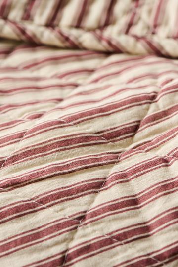 Ib Laursen Quilt sand w/dusty plum stripes