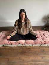 Maitri: Velvet and Linen mattress - Rose