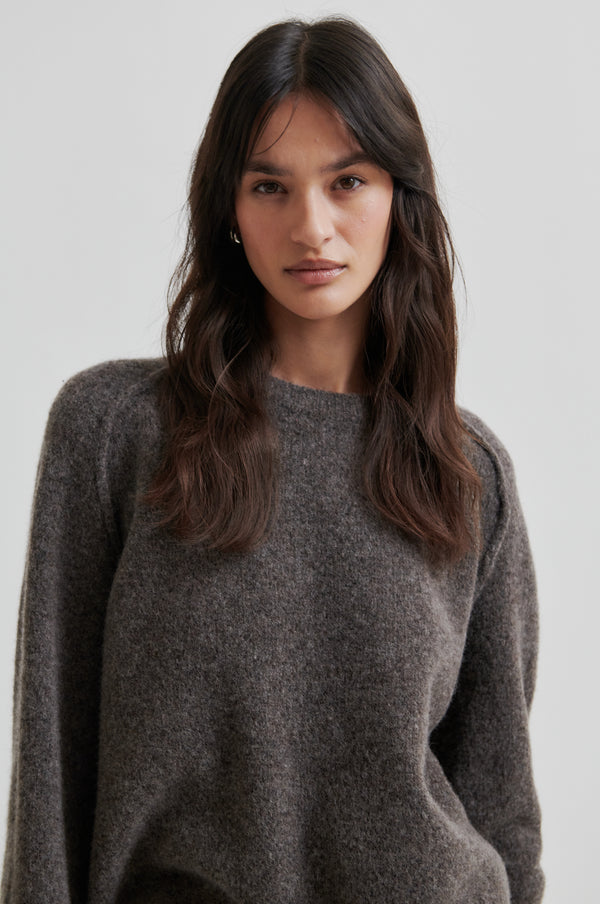Second Female Banja Knit Raglan O-Neck
