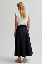 Second Female Larkini Skirt