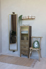 Hurricane, antique white