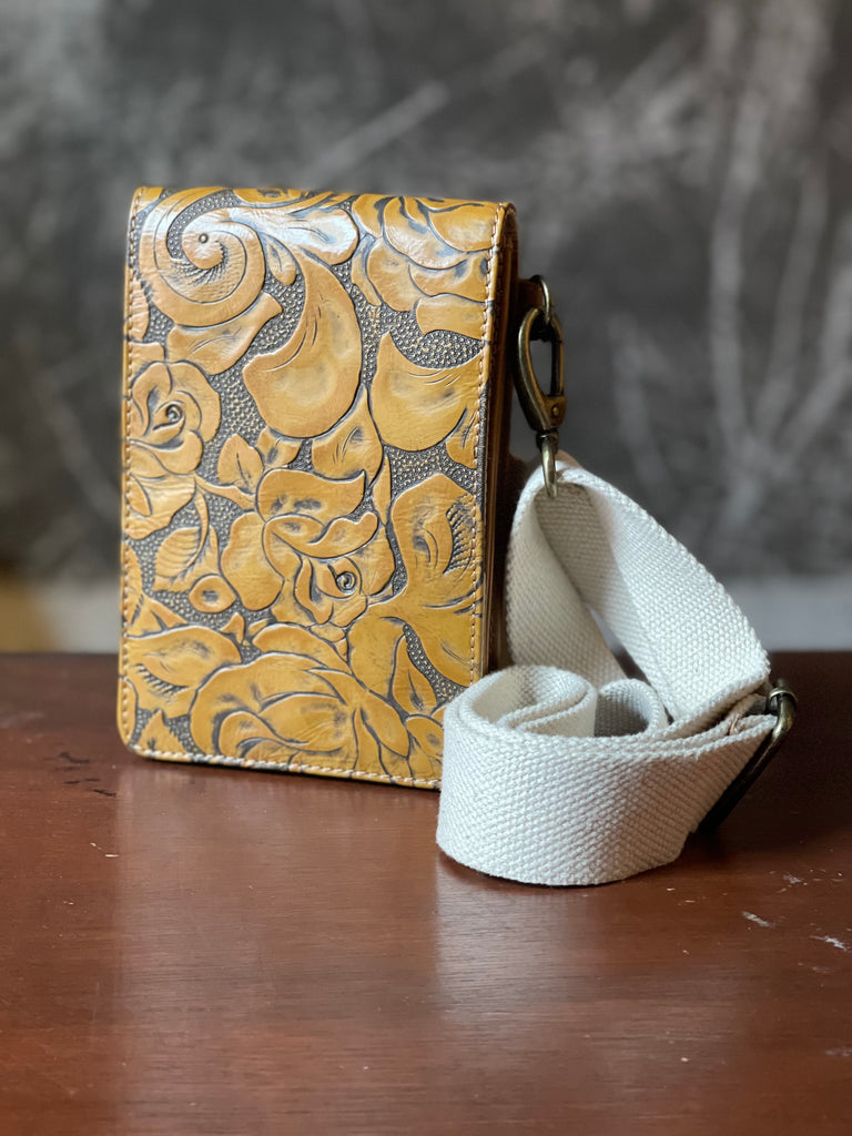 CollardManson Havana floral phone/ wallet bag