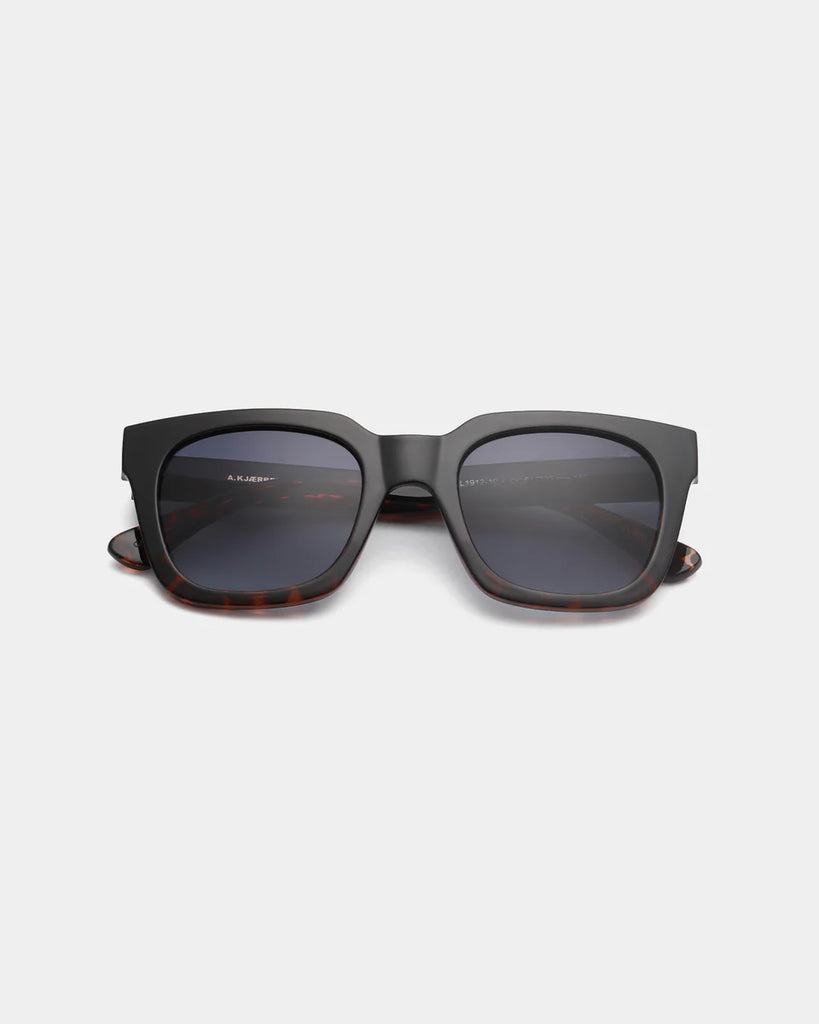 A.KJAERBEDE Nancy - Black Demi Tortoise