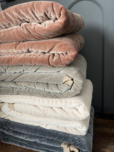 Maitri : Stonewashed Velvet quilt - Cloud