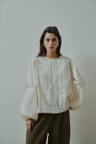 Jasmin Blouse White Sand AND in black
