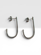 Jay curve earrings - oxidised