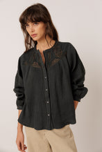 AW26 COMBINATION SHIRT WITH LACE CARBON