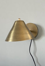 Wall Lamp, Antera Small, Brass finish iron