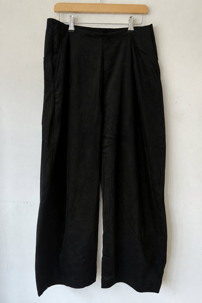 Rundholz AW26 3230114 trousers black