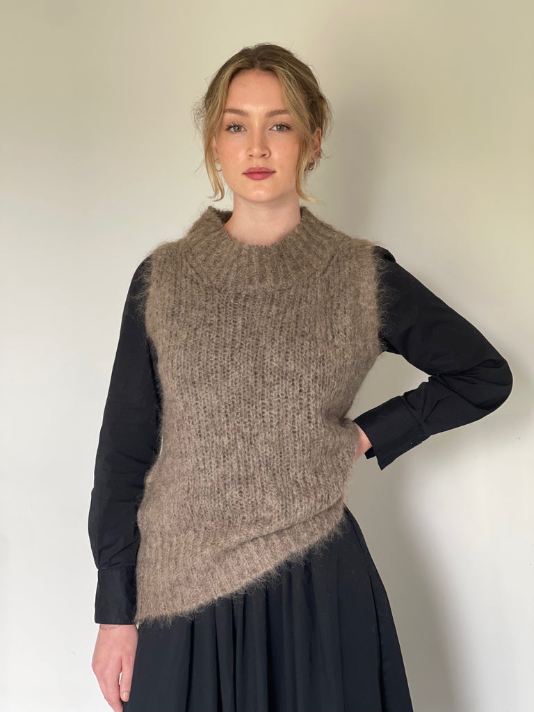 WDTS - Reena Mohair vest -Walnut