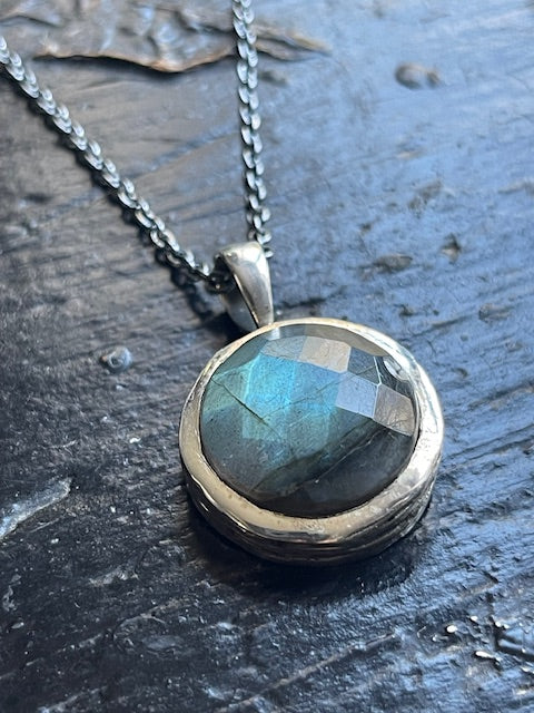 WDTS Pavani Necklace Labrodorite Stone - Silver Chain