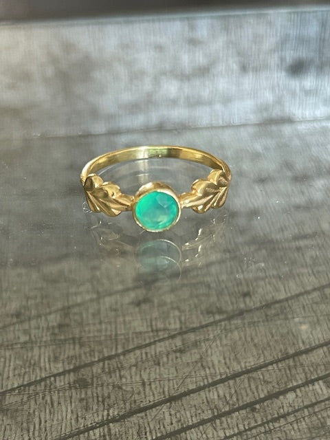 Maria, leaf and stone ring 925 silver with gold plating and Green Aventurine stone