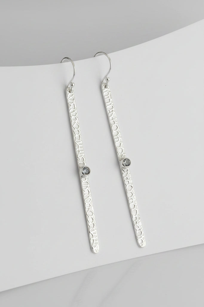 Long Hammered 925 Earrings - Silver with Labrodorite Stone